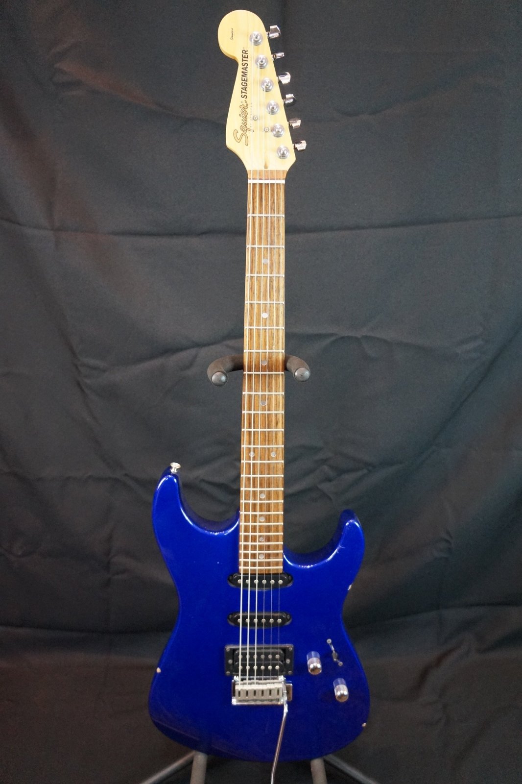 Squier 2000 Stagemaster Standard Super Strat Guitar