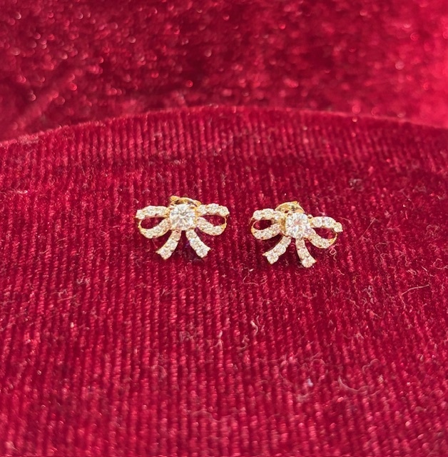 All Wrapped Up! Natural Diamond Bow Stud Earrings in 14-Karat Yellow Gold, 38D=.50CTTW G/VS2-SI1