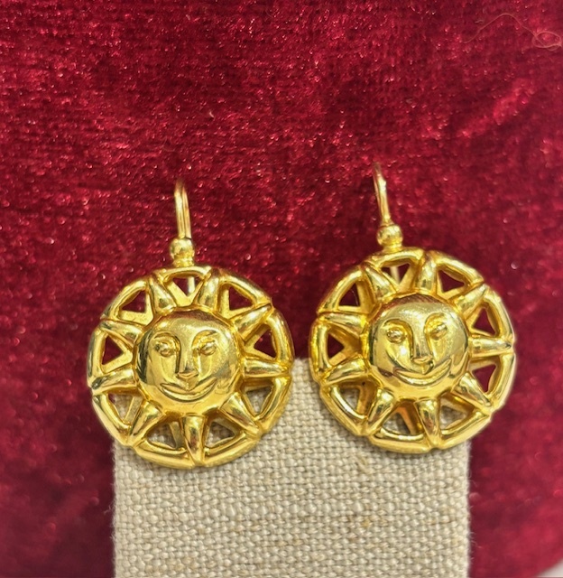 Amalfi Coast is Calling! 18K Yellow Gold & Bold Sun Earings, Vintage Estate Collection. 