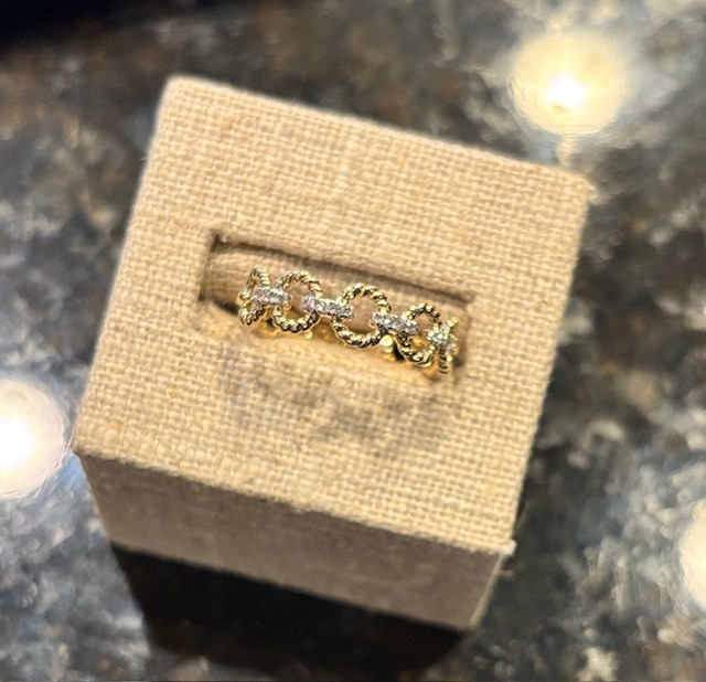 Diamond Rope Chain Ring in 14-Karat White & Yellow Gold, Size 6.5. D=.10CTTW