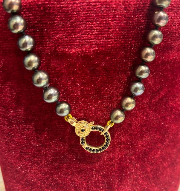 Gorgeous Estate Cultured Pearls, JGFJ Made w/14-K Gold Double-Sided Clasp, 17 Knotted On Silk!