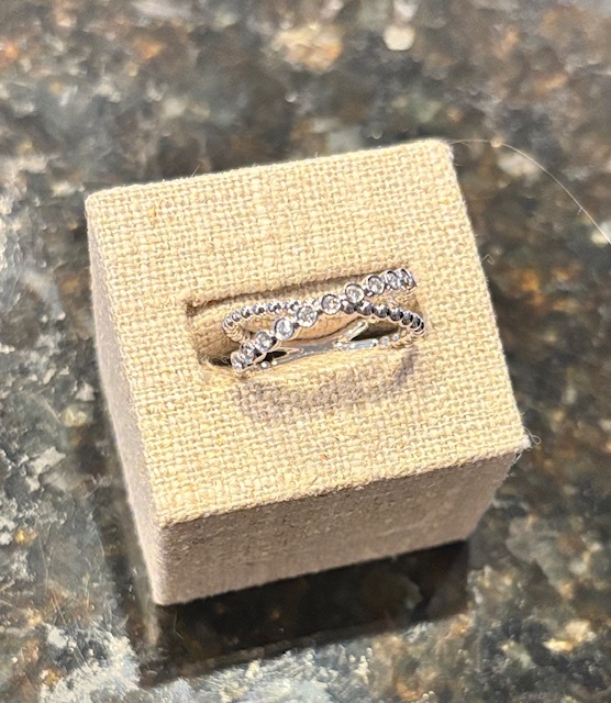 Natural Diamond Bezels & Beads X Band Ring in 14-Karat White Gold, 11D=.13CTTW F/VS! Size 6.5