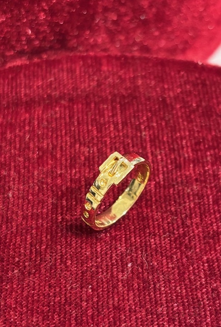 Vintage Buckle Ring in 14-Karat Yellow Gold, Estate Collection. Finger Size 5