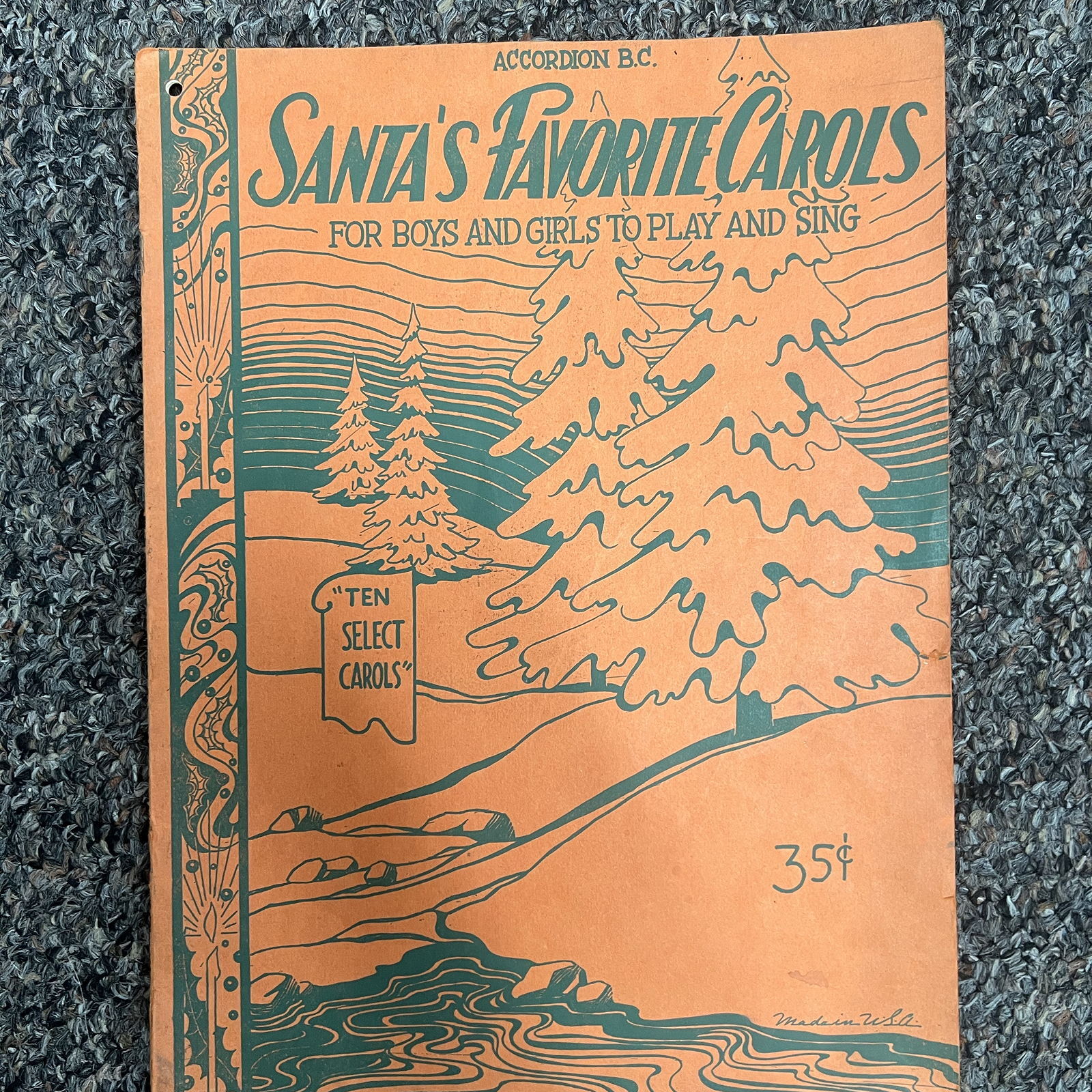 Santa’s Favorite Carols for Boys and Girls to Play and Sing Accordion B.C.