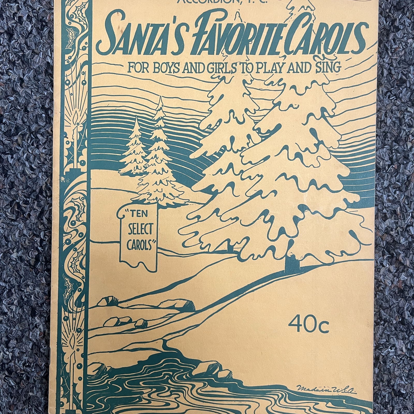 Santa’s Favorite Carols for Boys and Girls to Play and Sing Accordion T.C.