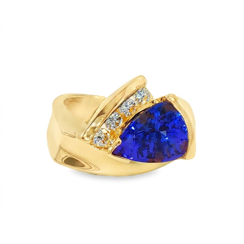 14K YG TANZ 2.62ct Trilliant DIA 0.21tcw Fancy Vintage