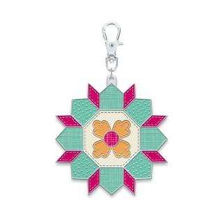 PREORDER Family Reunion Happy Charm™ Wild Flower Quilt Block by Lori Holt FG-52038 |SHP DEC26