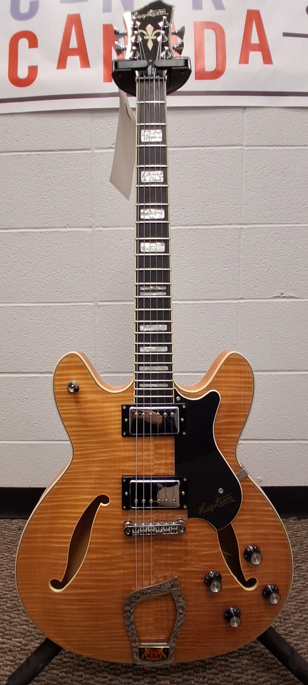 Hagstrom Viking Deluxe - Natural Flamed Maple USED / Vintage