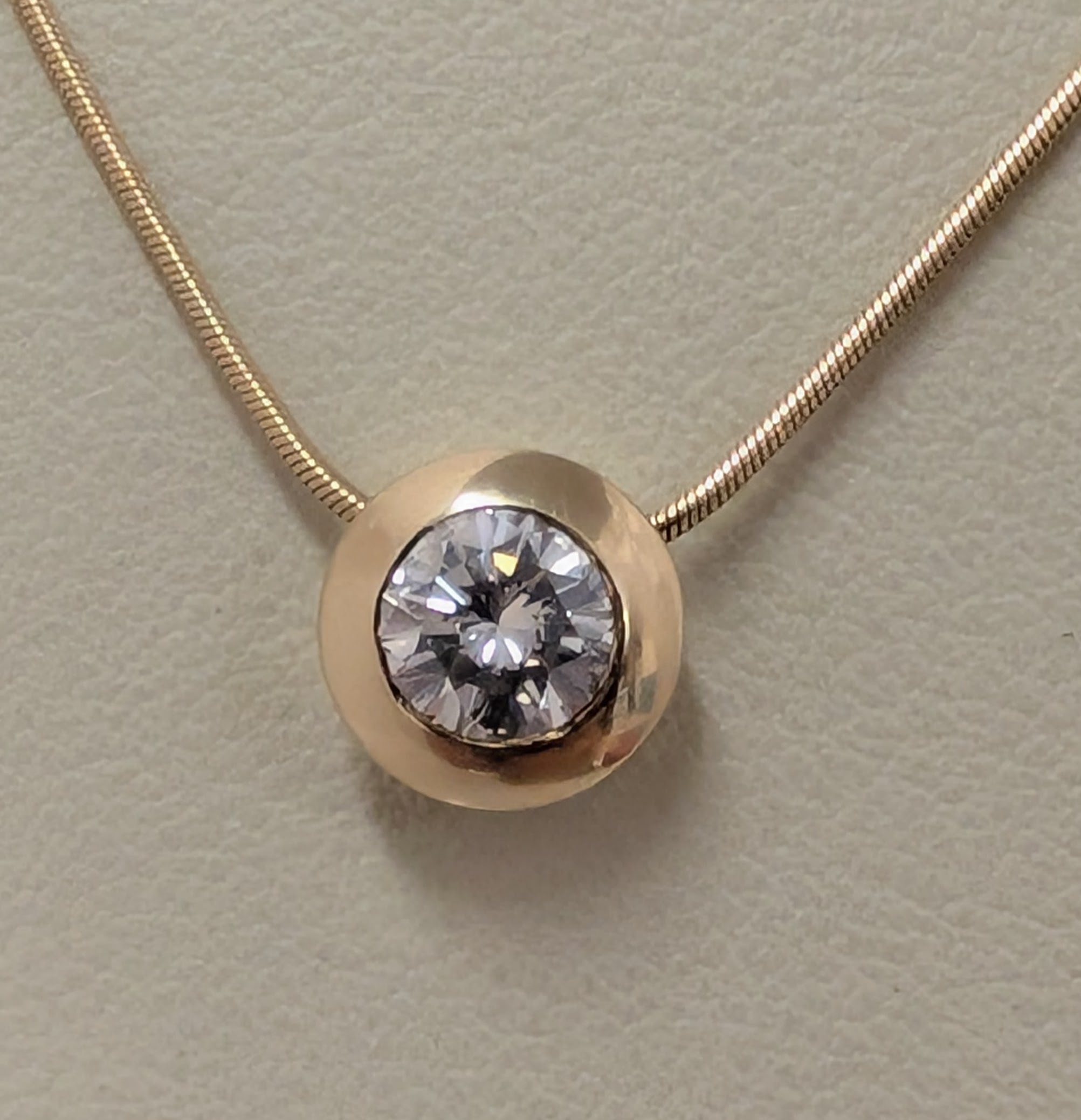 14kyESTATE bezel set diamond 0.90ct SI1 G- H Colour with 18 chain