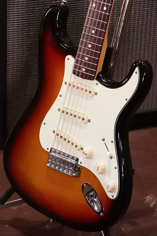 Fender　Stratocaster　60s Fender Japan Traditional II 60s Stratocaster with RW FB in