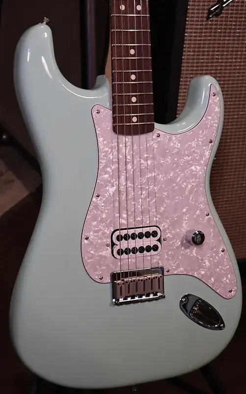 Fender Tom DeLonge Signature Stratocaster 2023 - Surf Green