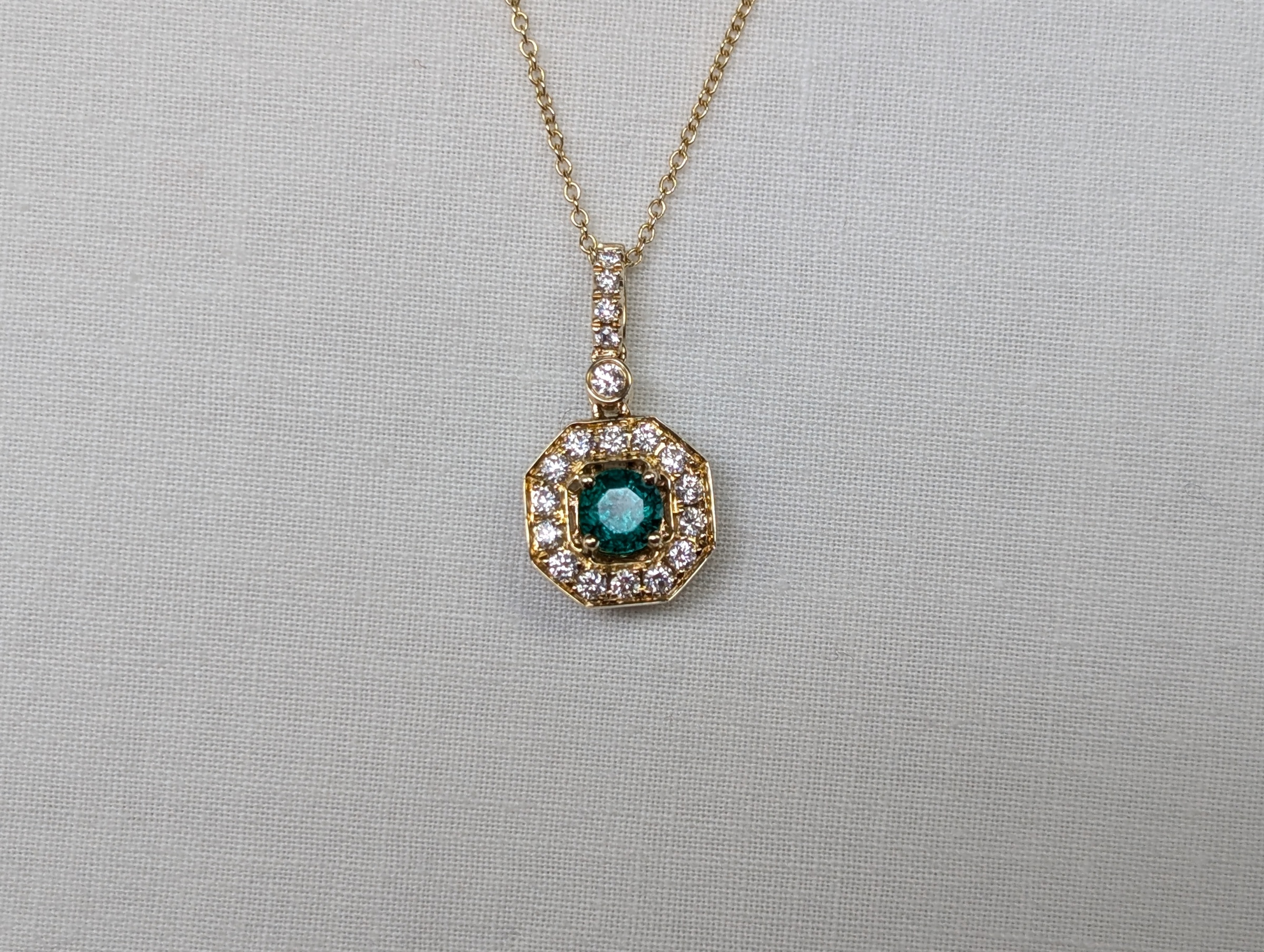 14kt YG .39ct Emerald and 19=.32cttw GH SI Diamond Pendant with 18 Chain 25-4-4975 FLTFTF