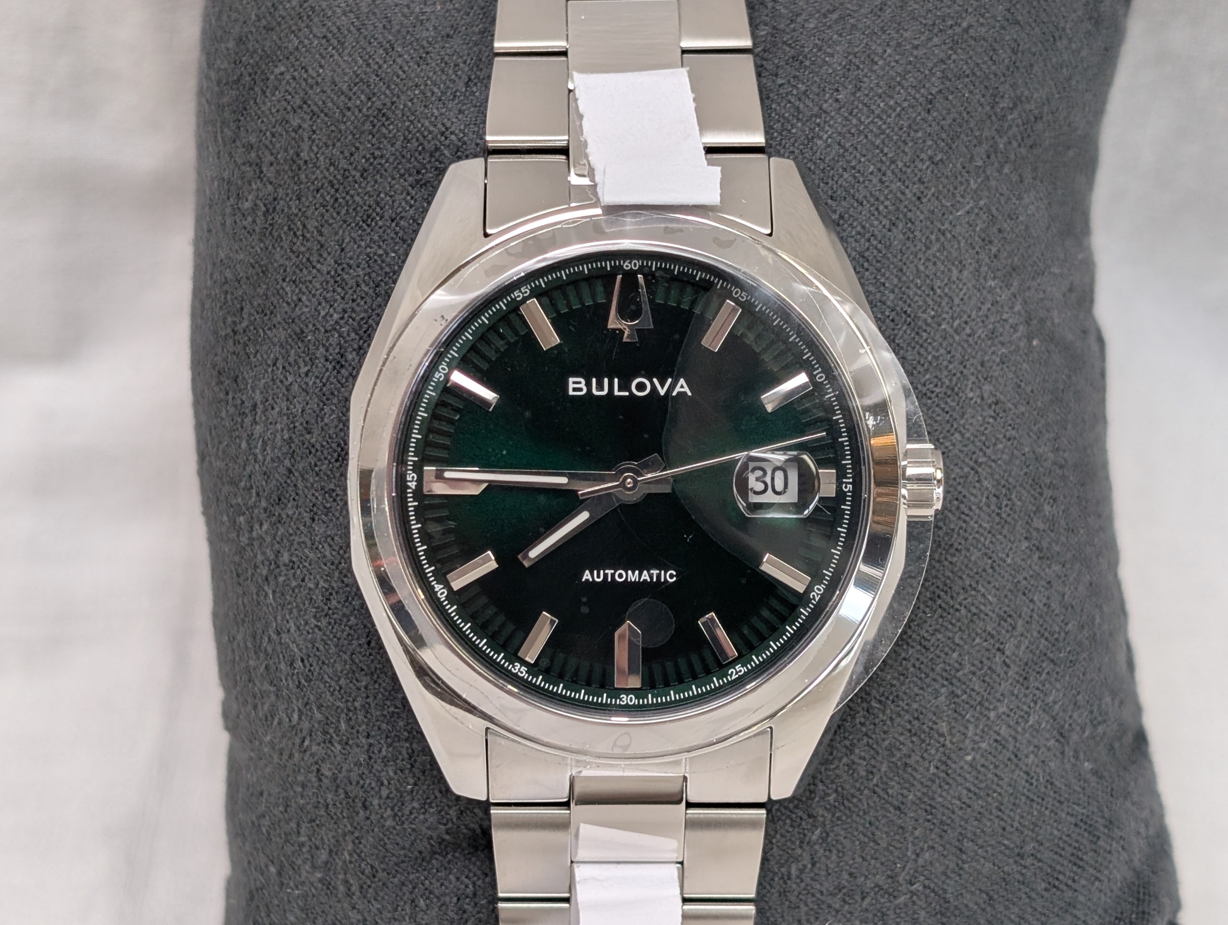 Mens wht Surveyor Bulova Automatic watch w/ green dial and date #96B429 #11 FOELO