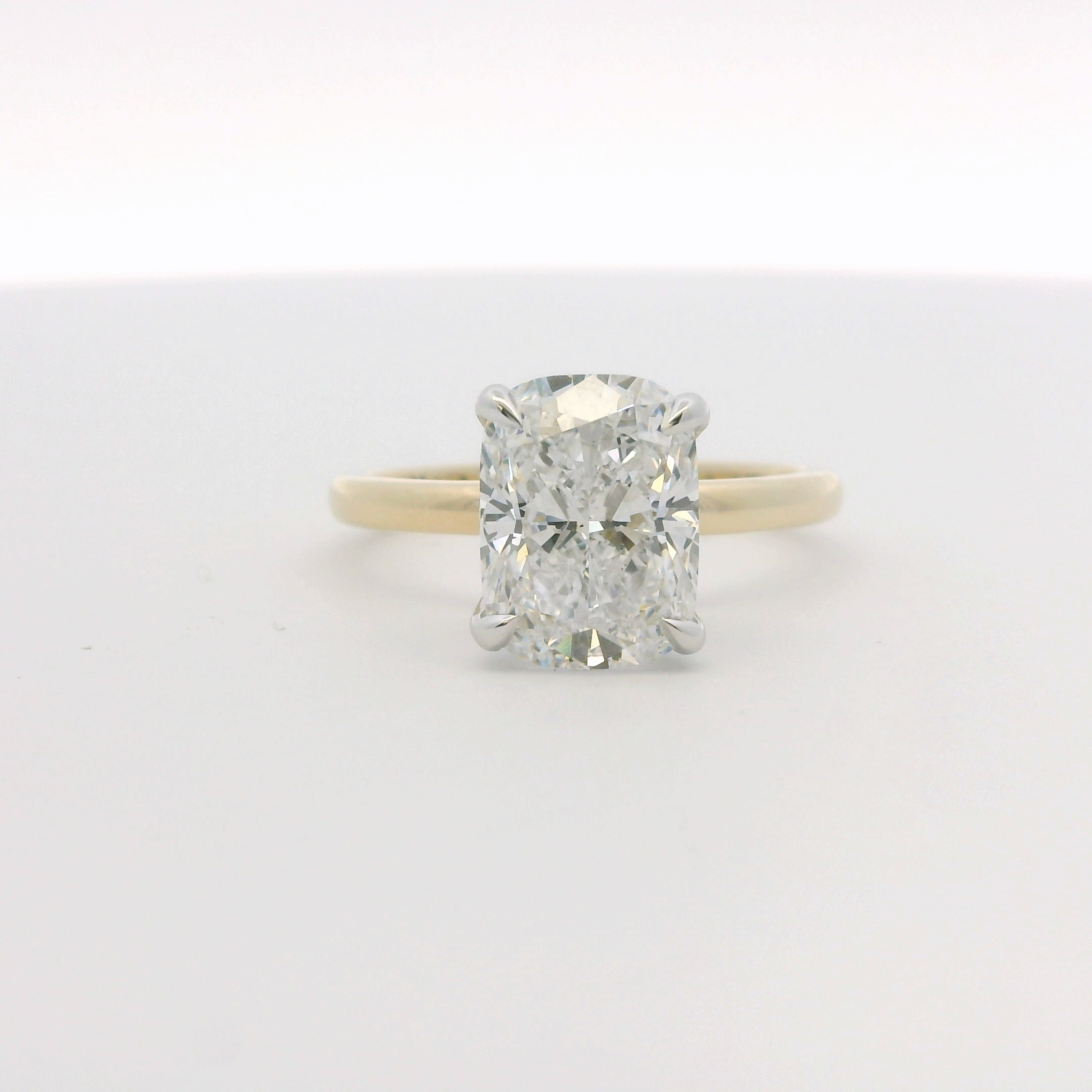 2.90ct Cushion Cut E VS2 LAB Diamond IGI Certified Set in 2 Tone 14K Gold