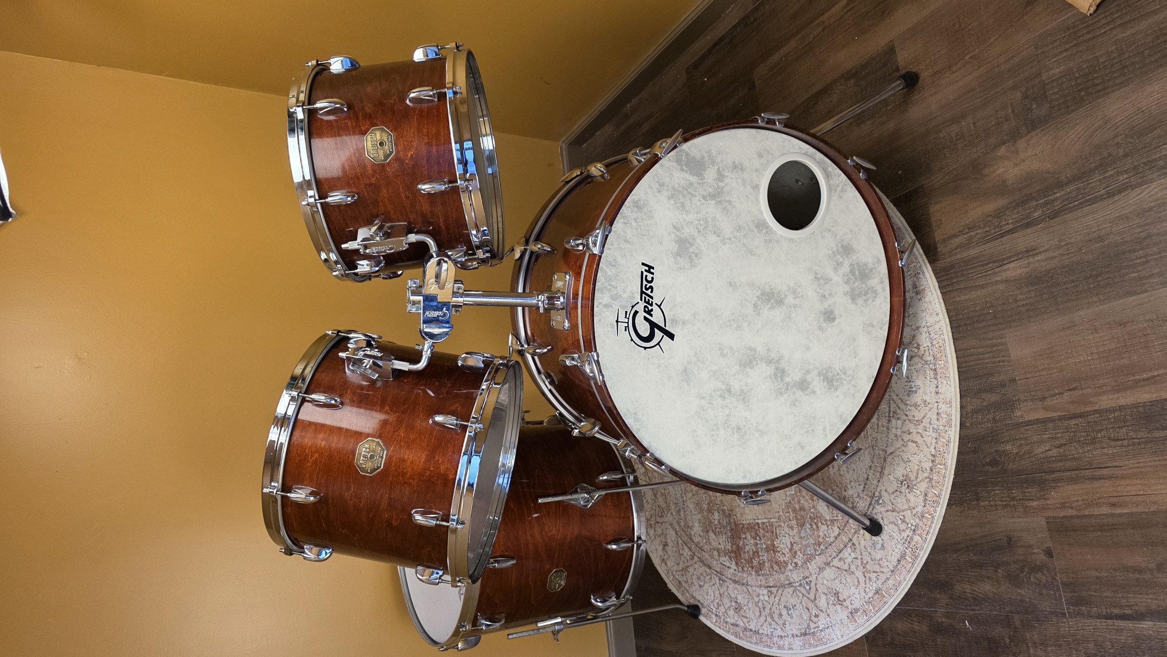 Gretsch 1979 4 PC (24,14,15,18) Walnut  kit w/ Mount & Case