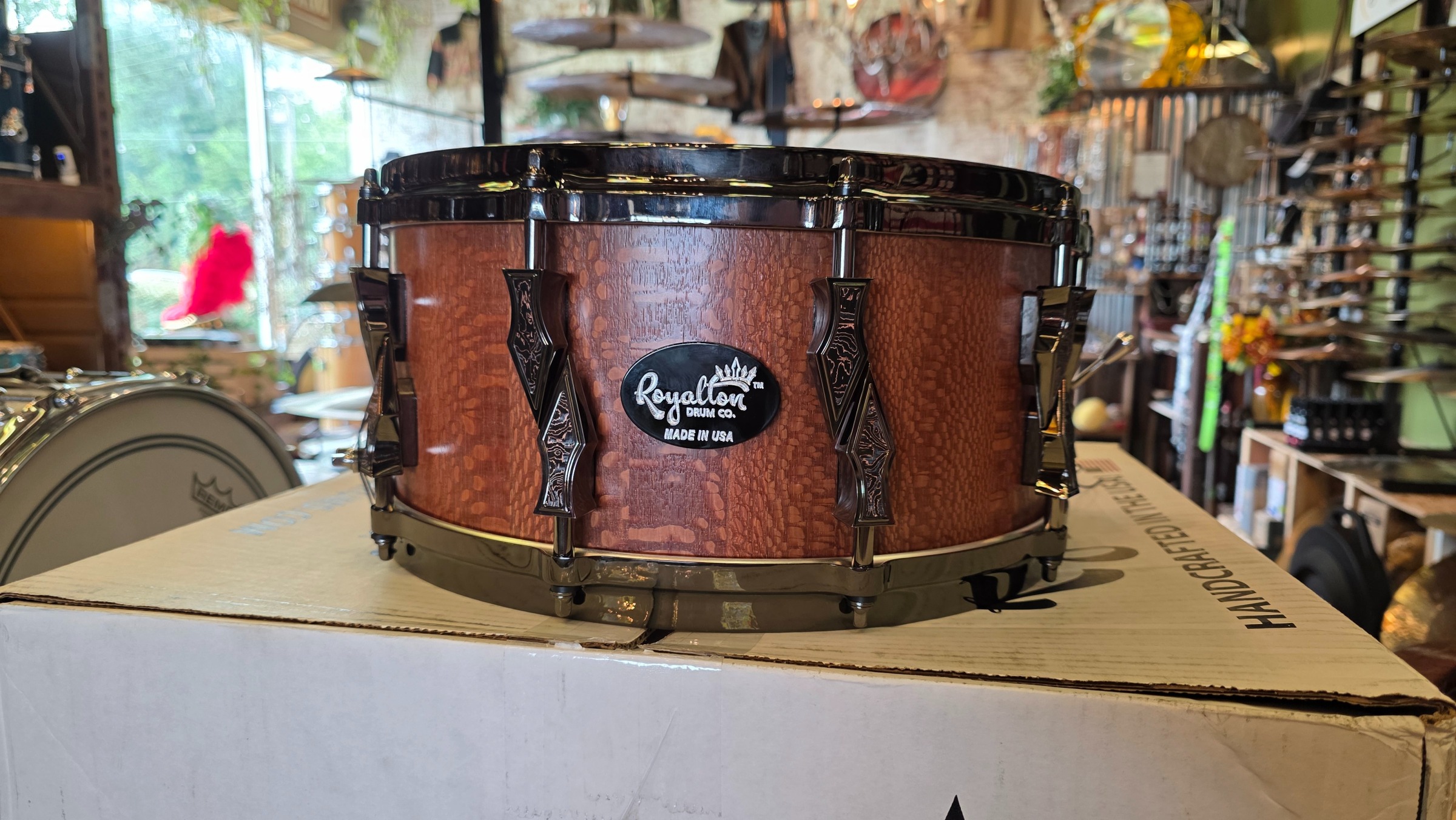ROYALTON DRUM CO. Leopardwood Stave Snare Drum, 6.5''x14'', Satin Finish w/ Black Chrome Lugs & Death Valley Copper Foil Carbon Fiber Inlays