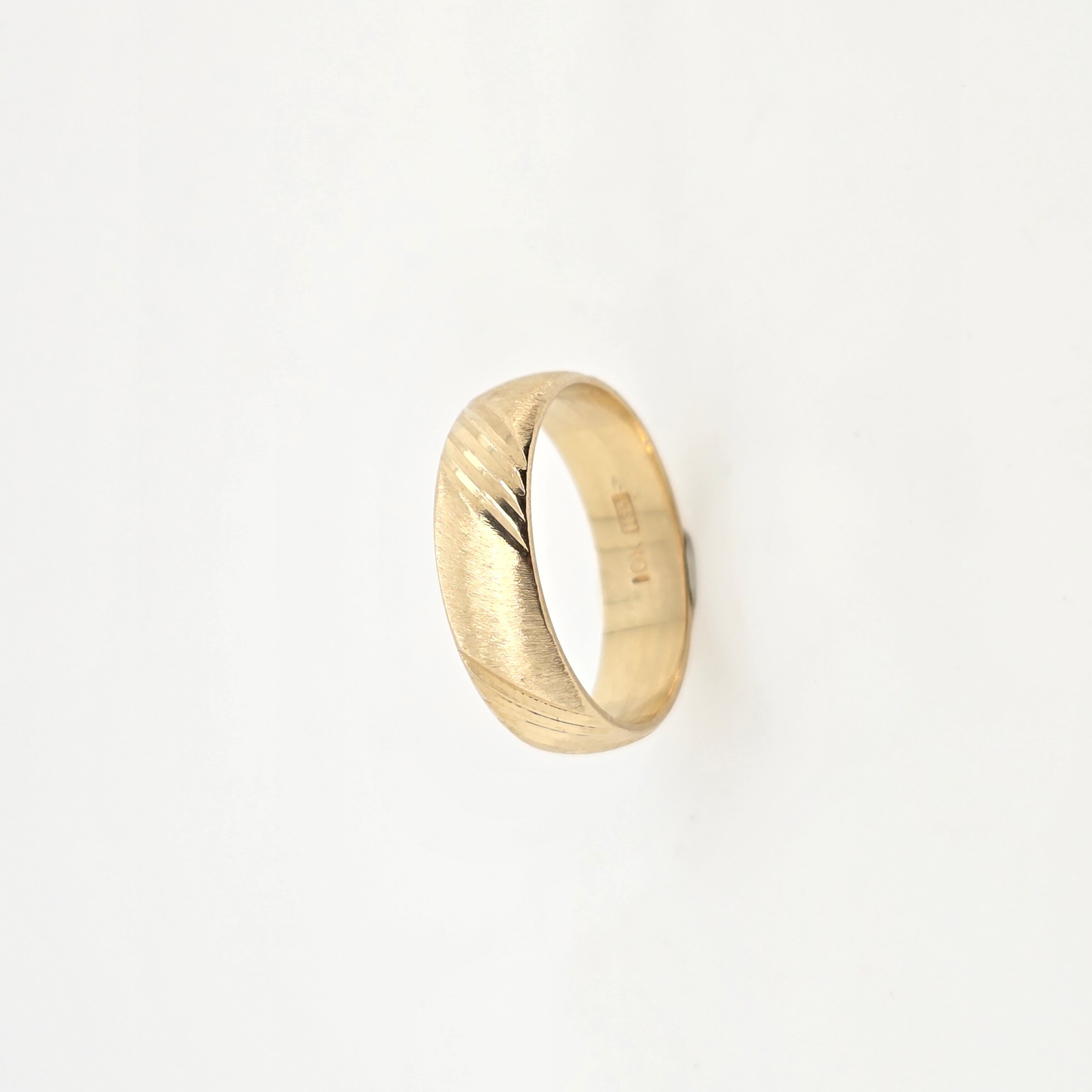 Vintage 10k Gold Band Matte and Diamond Cut