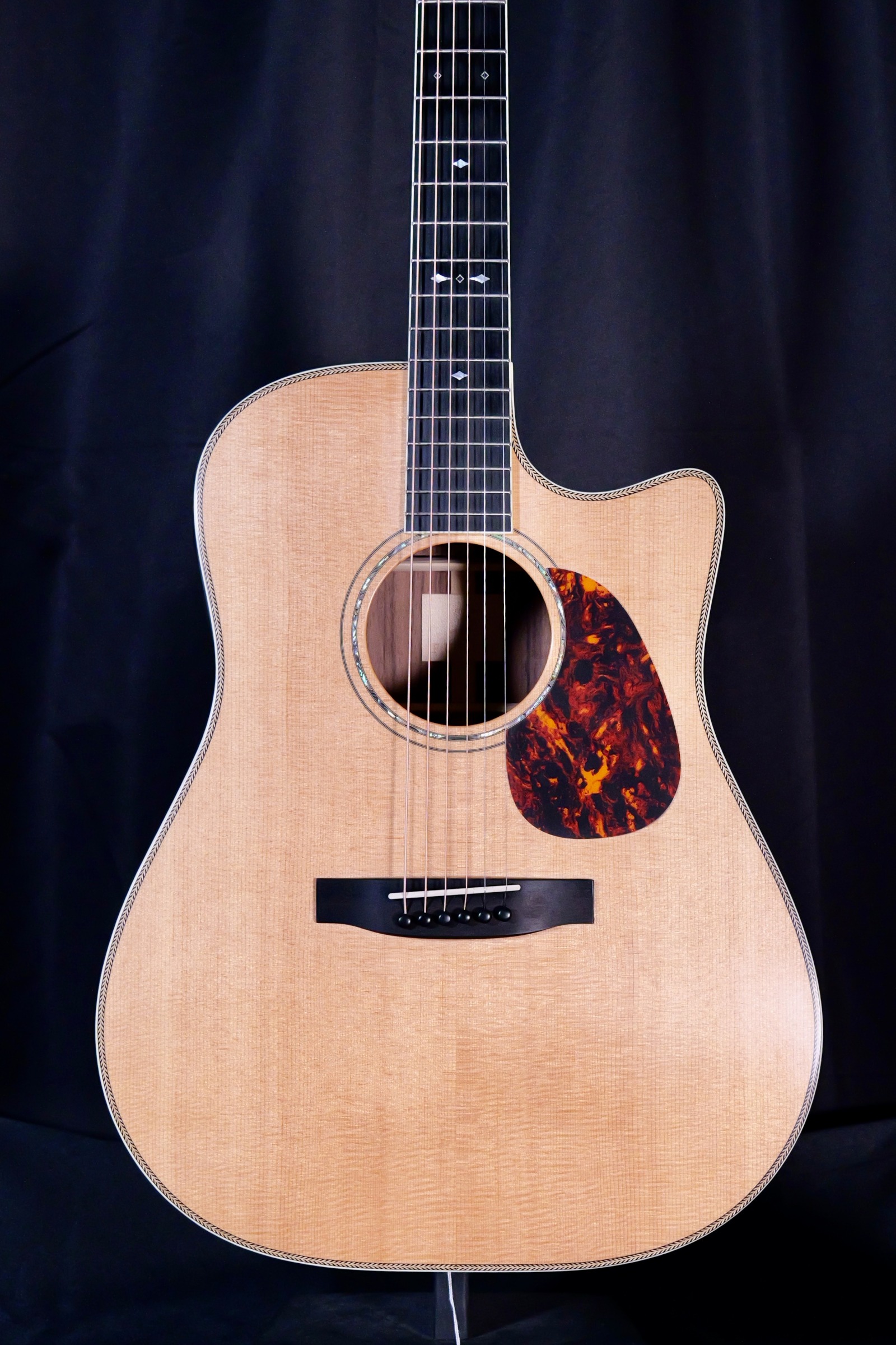 CONSIGNMENT Furch Vintage 2 Dc-SR LR Baggs Stage Pro Element 