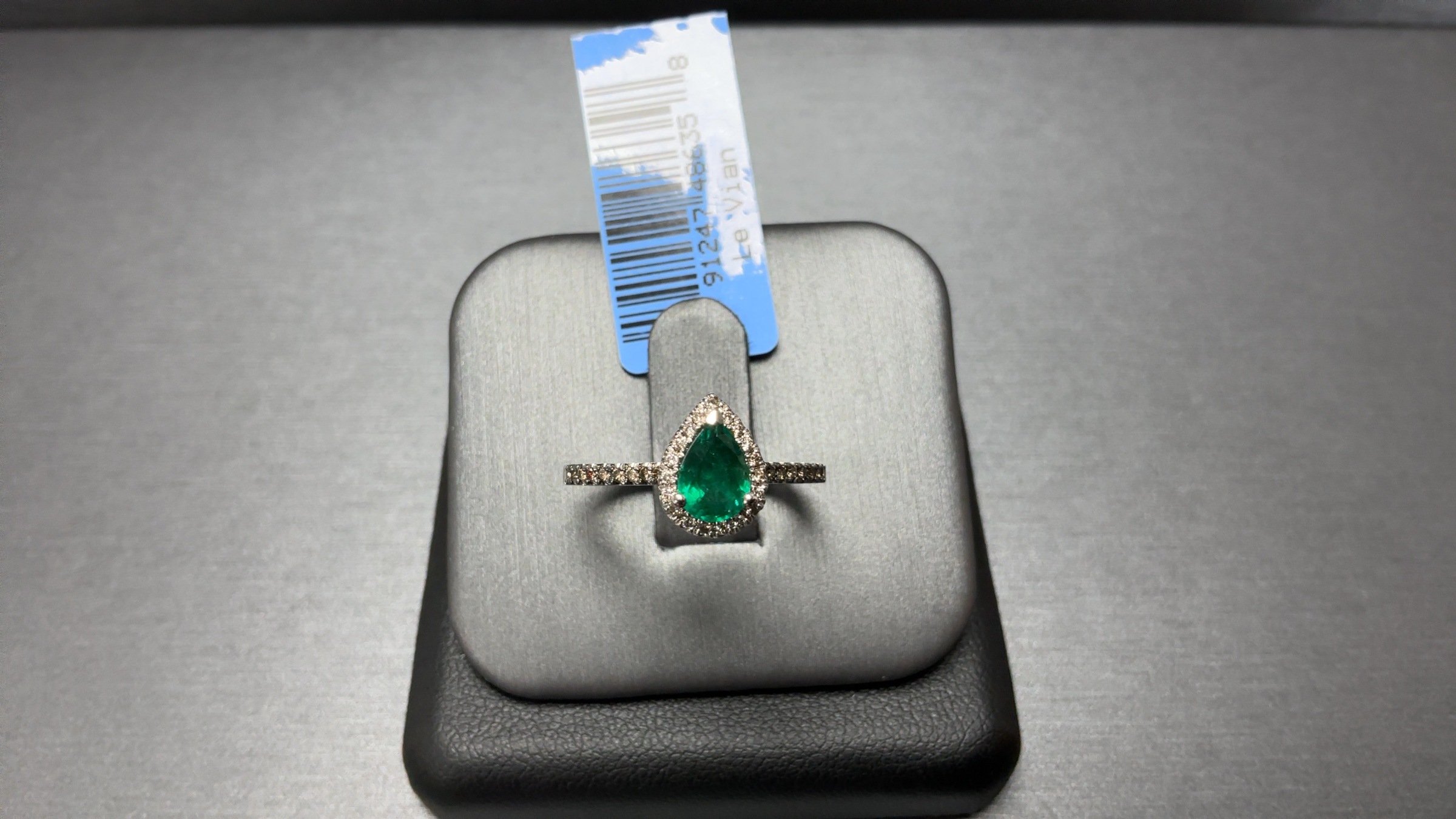 14k Vanilla Gold Levian Ring 5/8 Costa Smeralda Emerald ctr w Diamond Accents