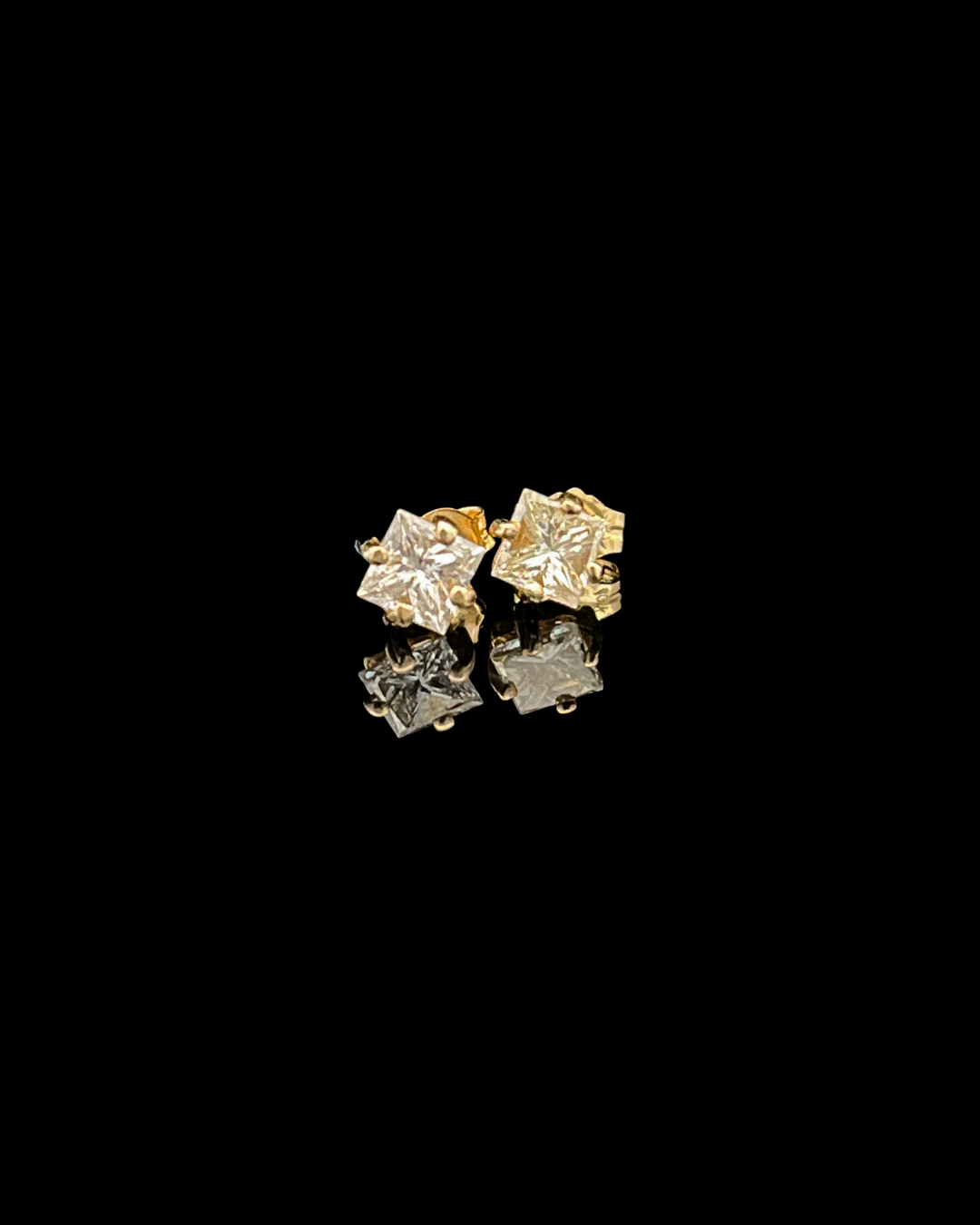 14k Yellow Gold .50cttw Princess Cut Diamond Diamond Earrings GH si1-si2 in clarity 