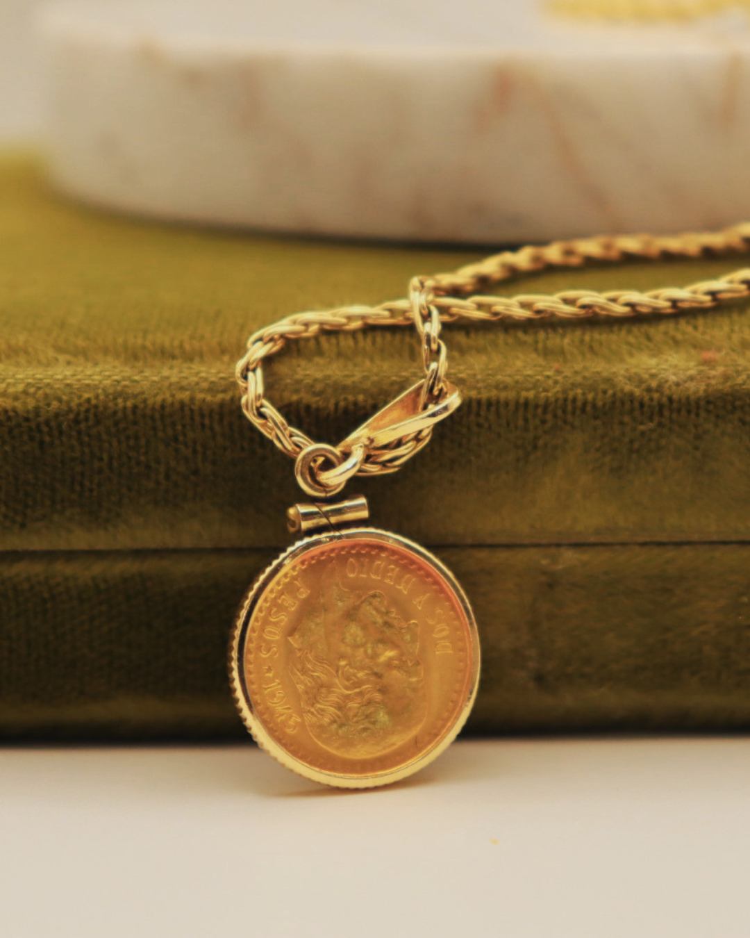 Pre-Loved 14k/24k Dos Y Medios Gold Coin Bezel Pendant w/ 20 Wheat Chain 