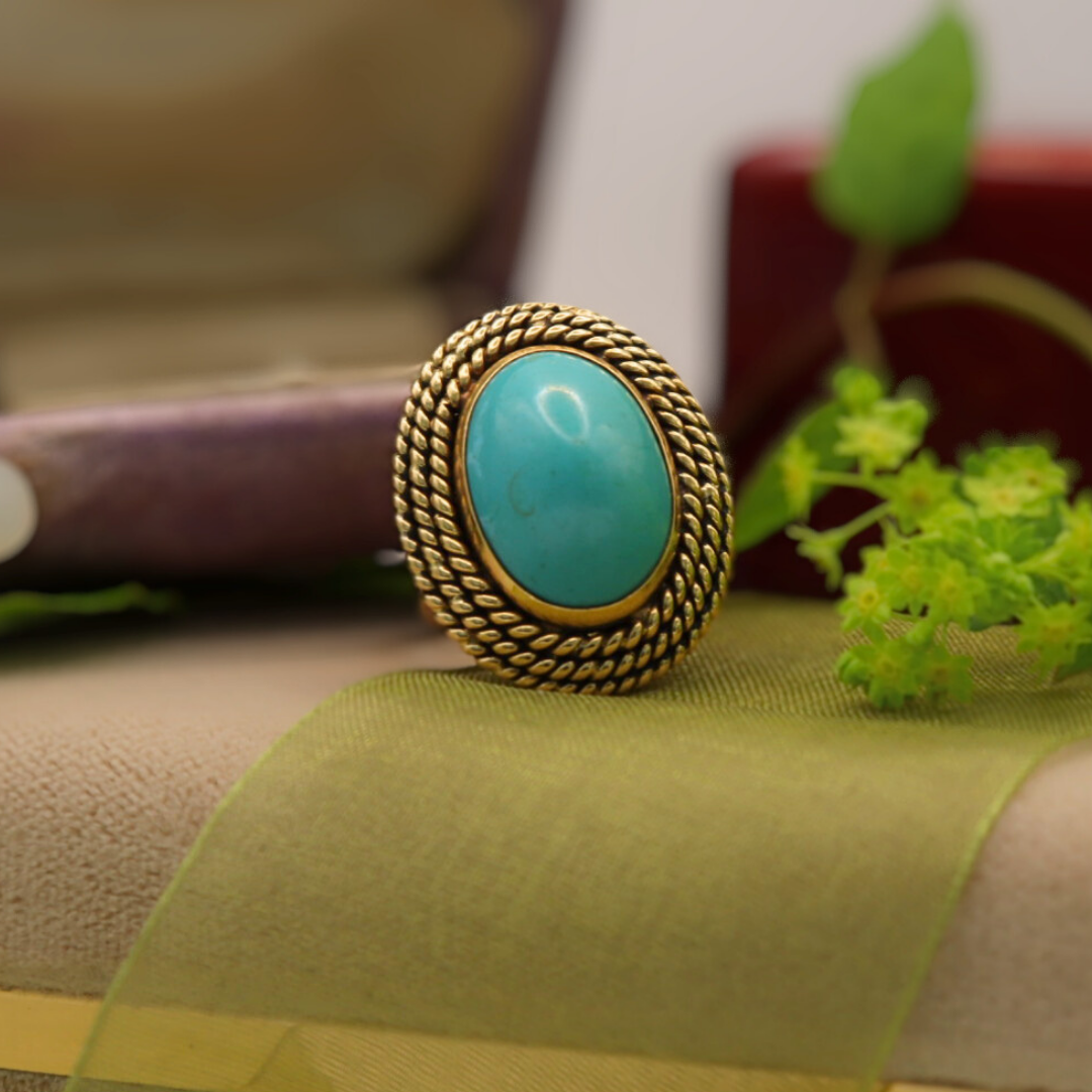 Pre-Loved Vintage 14k Yellow Gold Natural Turquoise Fashion ring 