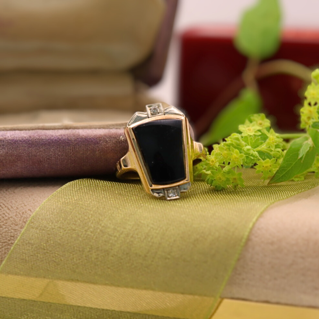 Pre-loved 10k Rose Gold Victorian Style Black Onyx & Single Cut Diamond accent 