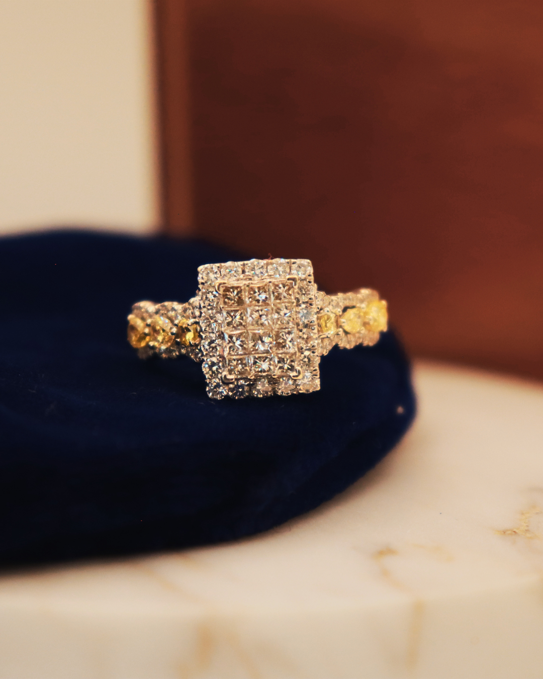Pre-loved 14k White Gold 1.0cttw Invisaset Diamond Ring with Yellow Diamond Accents 