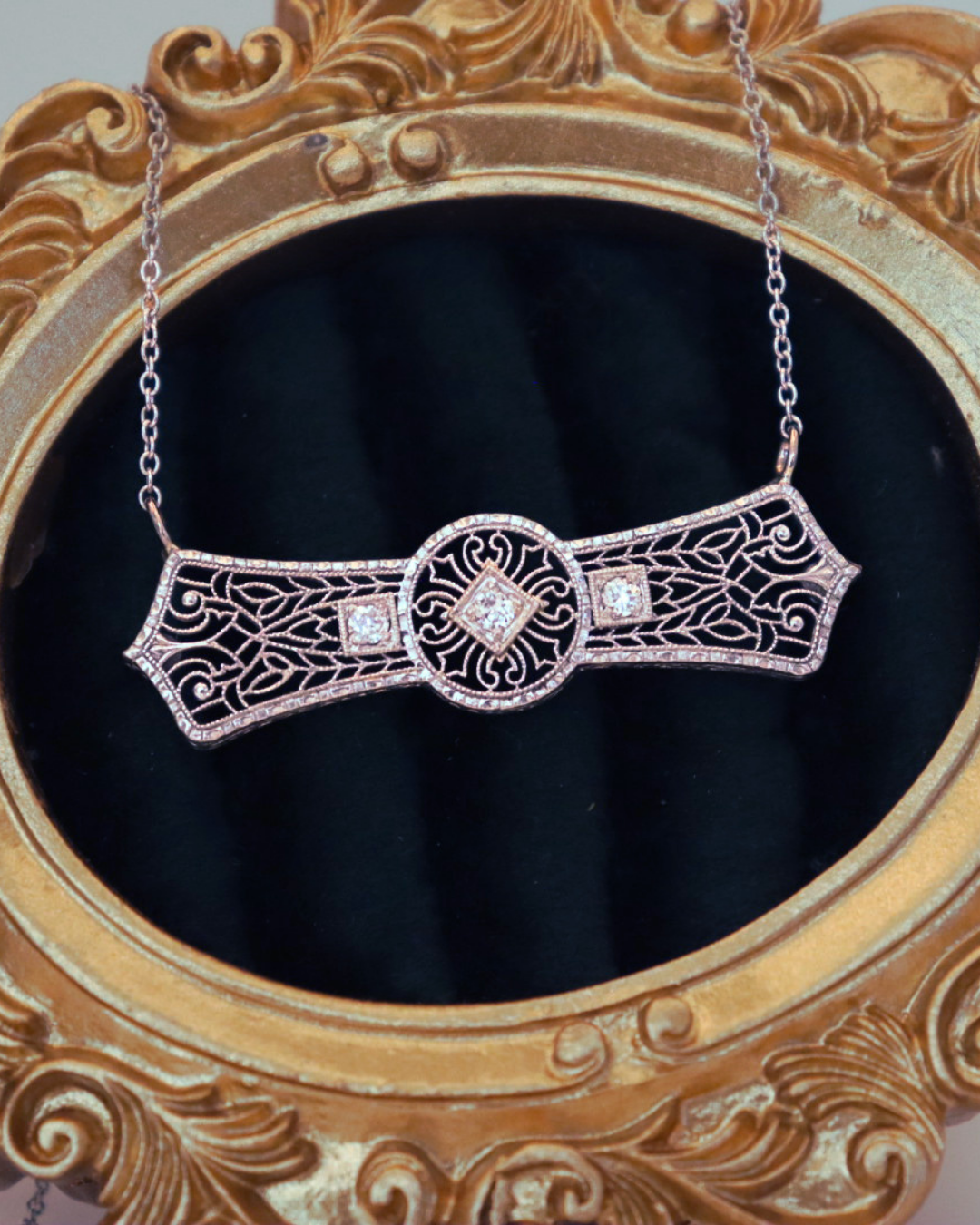 Pre-loved 14k White Gold Vintage Art Deco Modified Necklace with .10ctw Diamonds