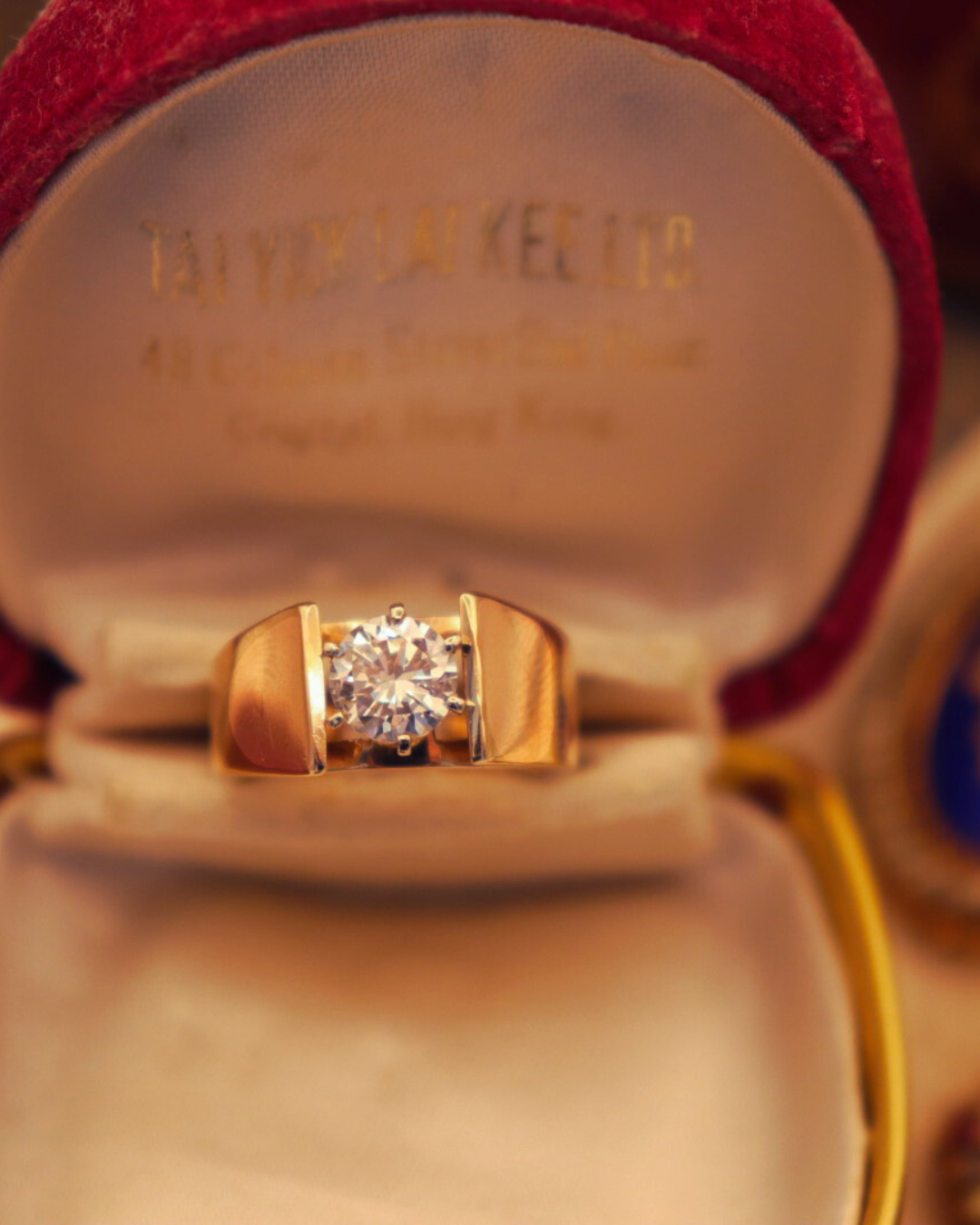 Pre-loved 14k Yellow Gold 1ct Round Brilliant Cut Diamond G-H in color Si1-Si2 in clarity 