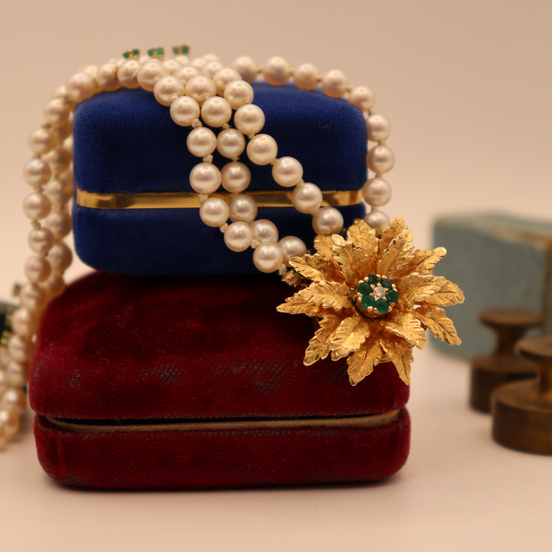Pre-loved 14k Yellow Gold 4-Strand Pearl & Emerald Accented Bracelet w/.05ct Diamond Center 
