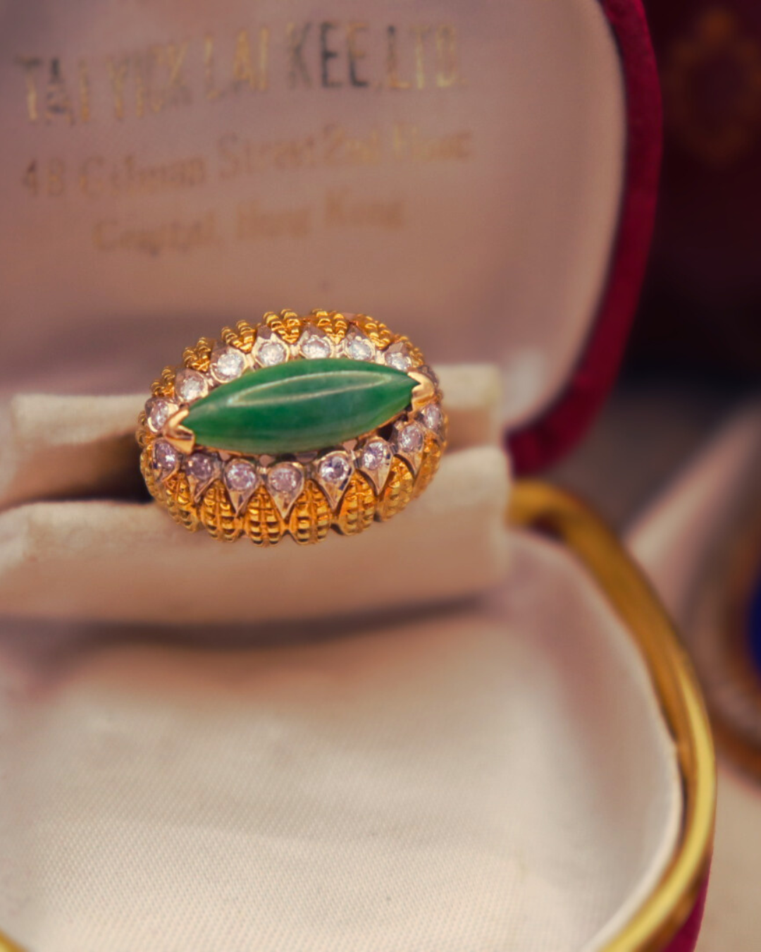 Pre-loved 18k Yellow Gold Vintage Marquise Jadeite & Diamond Fashion Ring 