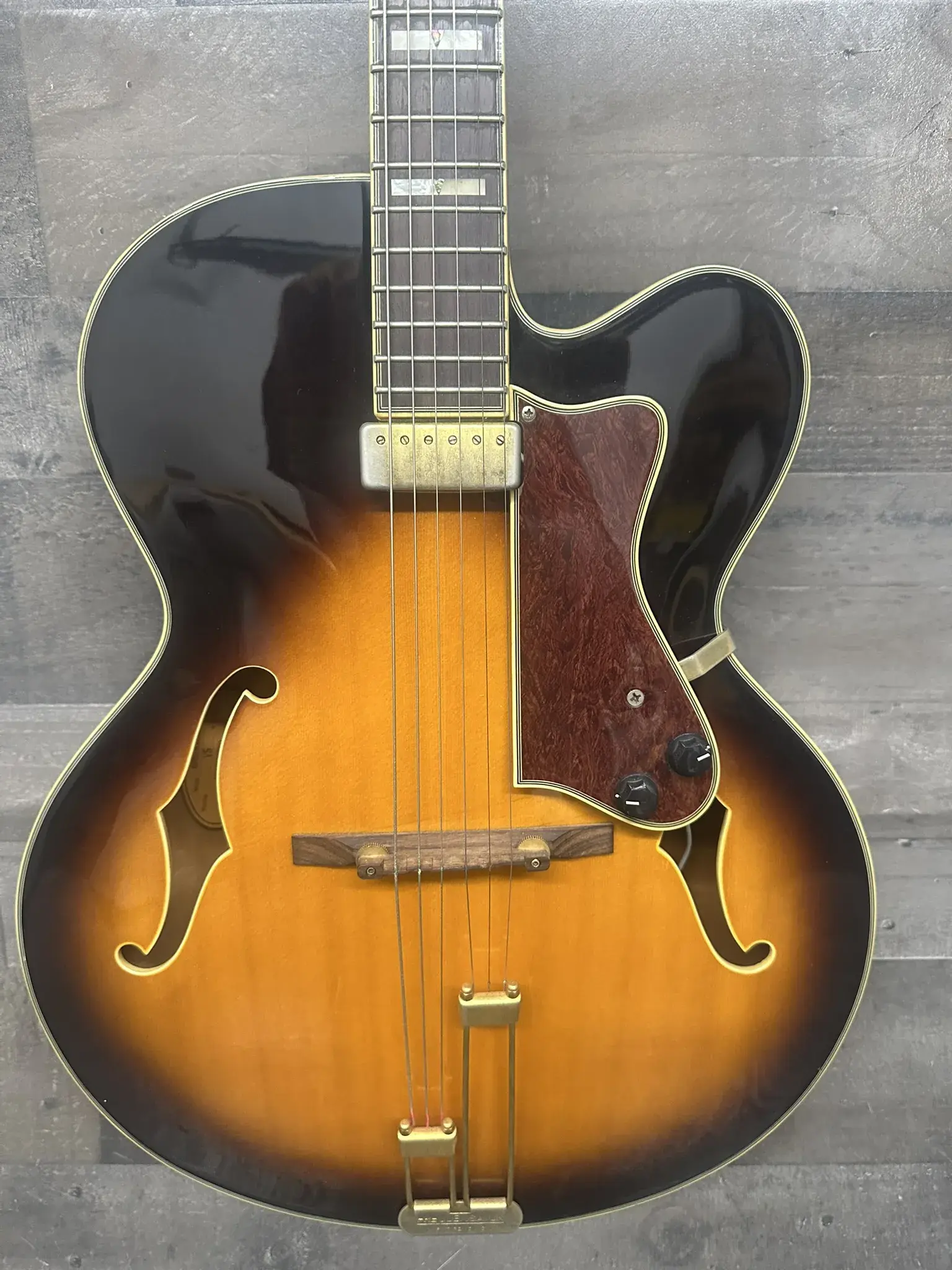 Epiphone_Emperor_Regent_VS-