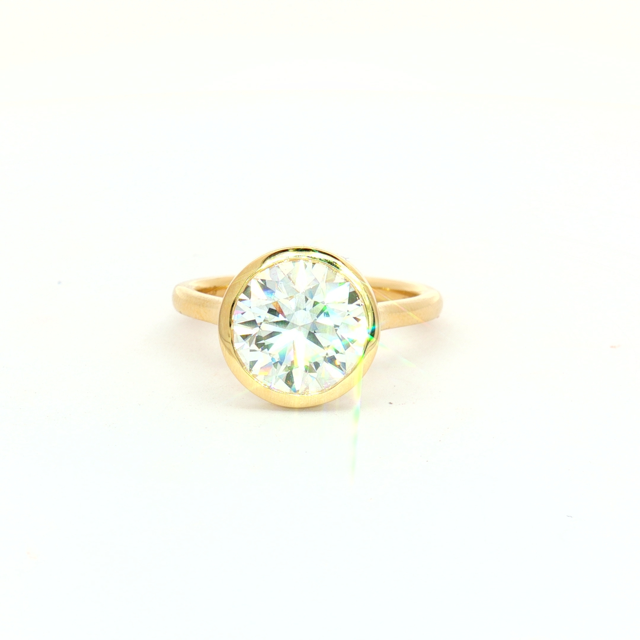 14K Yellow Gold Bezel Solitaire Ring With 3.09ct LGD Round Cut, Size 7