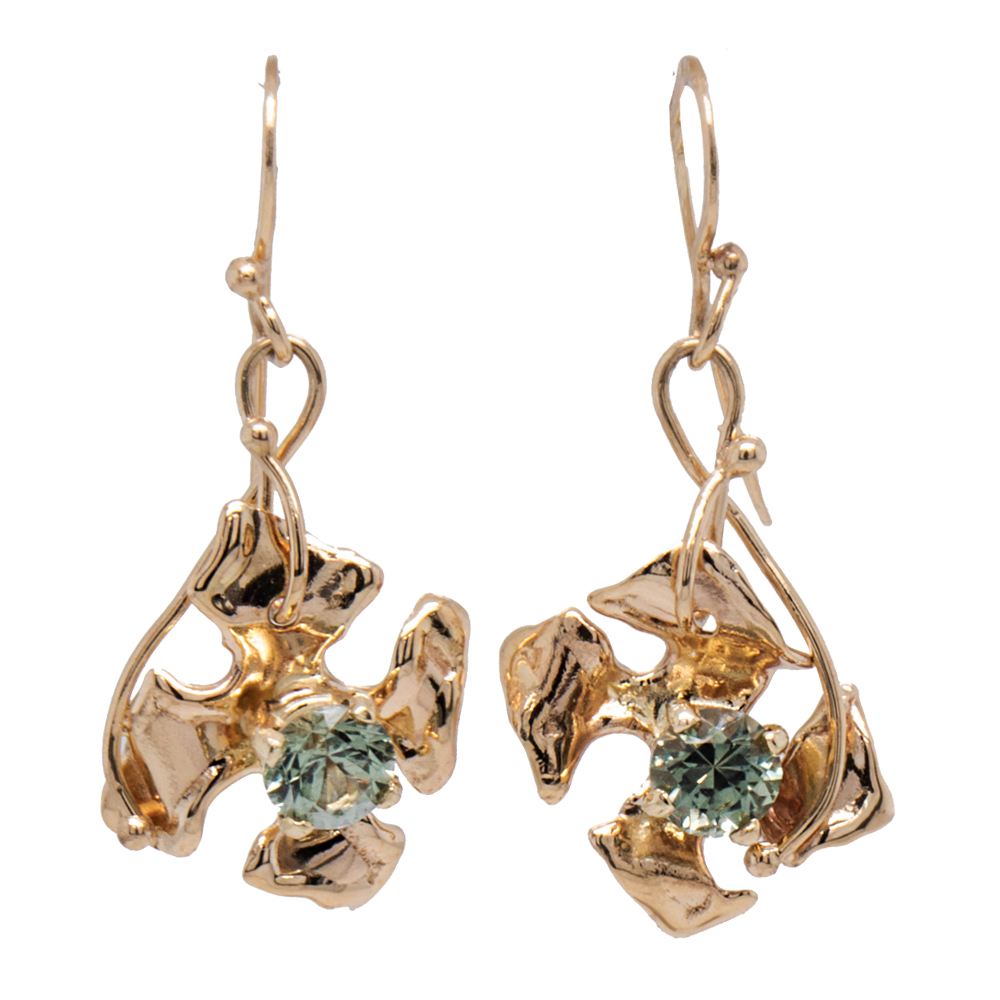 14K Y .94ctw round faceted Montana Sapphires center flower petal earrings made by Carol Kessler for JBG Legacy