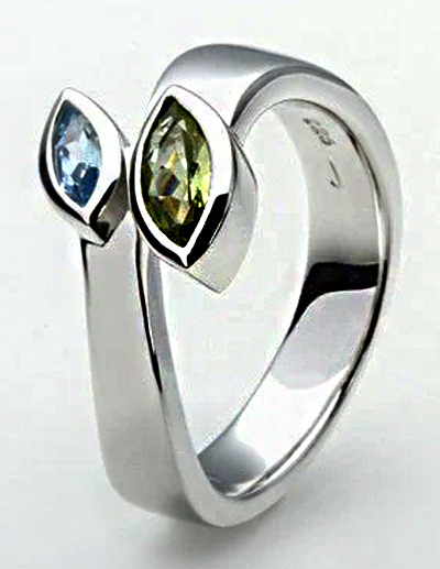Sterling Silver petals bezel set faceted marquis blue topaz and peridot size 6.75 ring by Joryel Vera