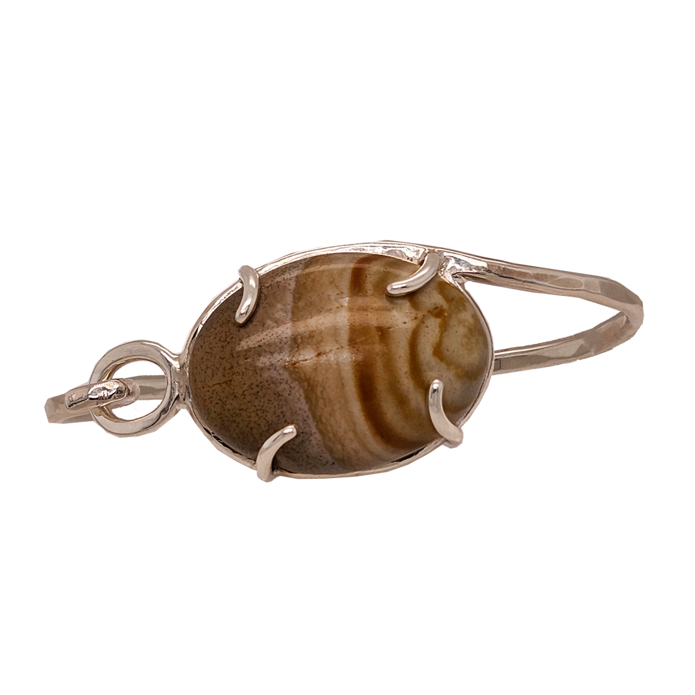 .935 Arg Sterling Silver 29.9mm x 21.9mm oval Jasper hammered hinged bangle bracelet made by Eric Fewox for JBG Legacy 