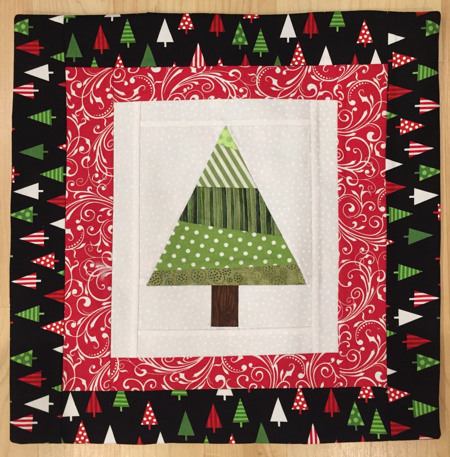 christmas project of the month september 2017 christmas tree quilt christmas tree quilt