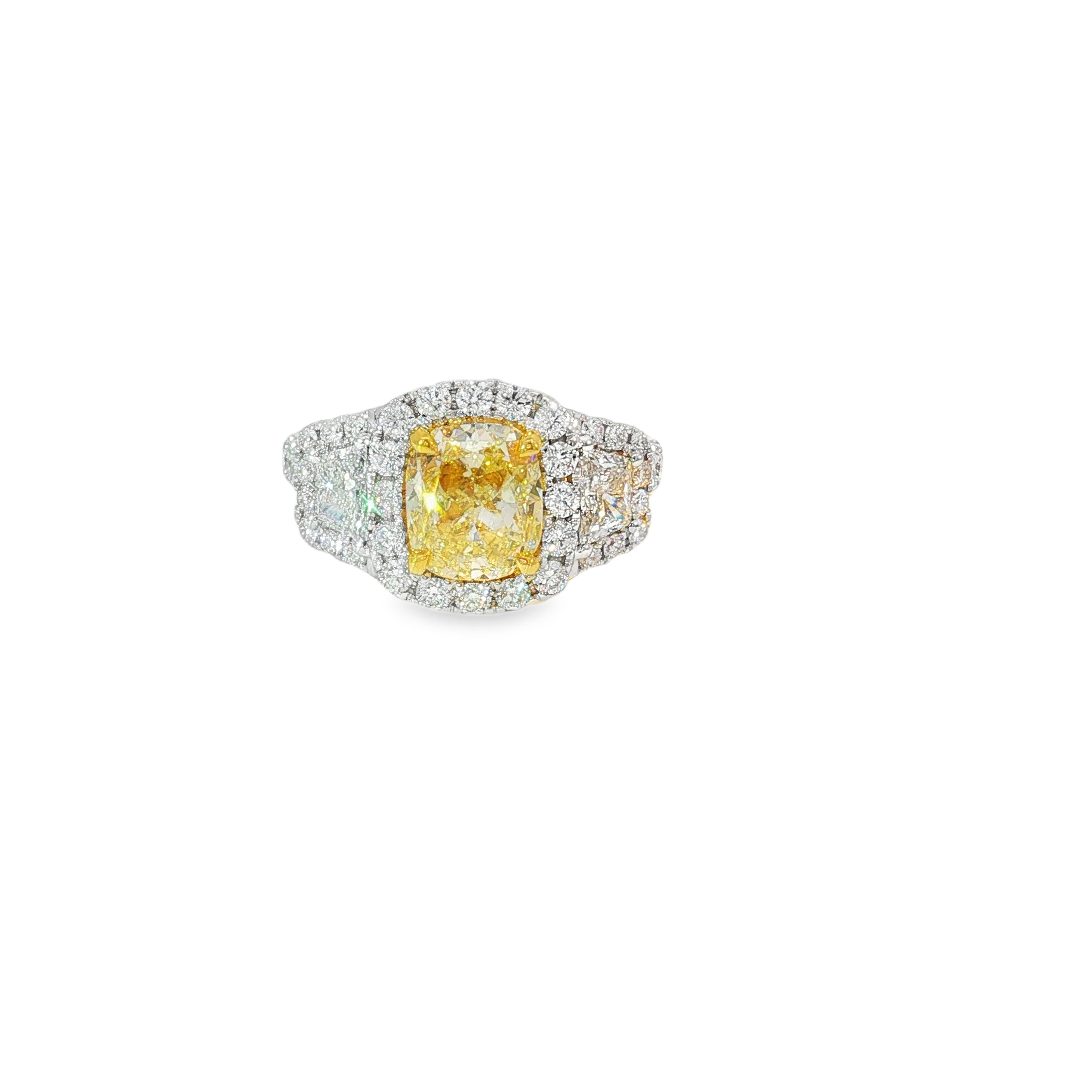 18KWY 3 Stone Halo Engagement Ring Yellow Cushion DIA 2.00CT DIA 1.22CT FLY VS1 