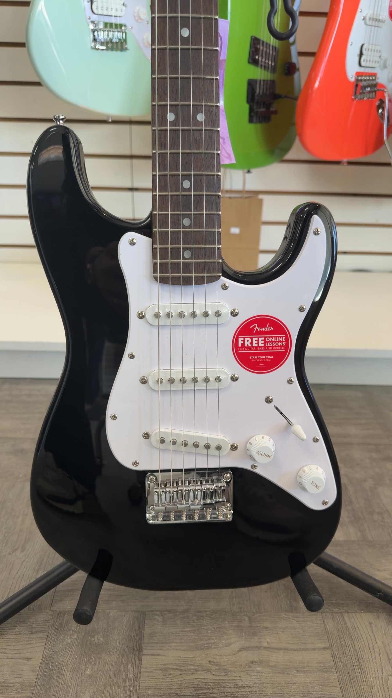 Squire Mini Strat V2 BLK - 885978884629