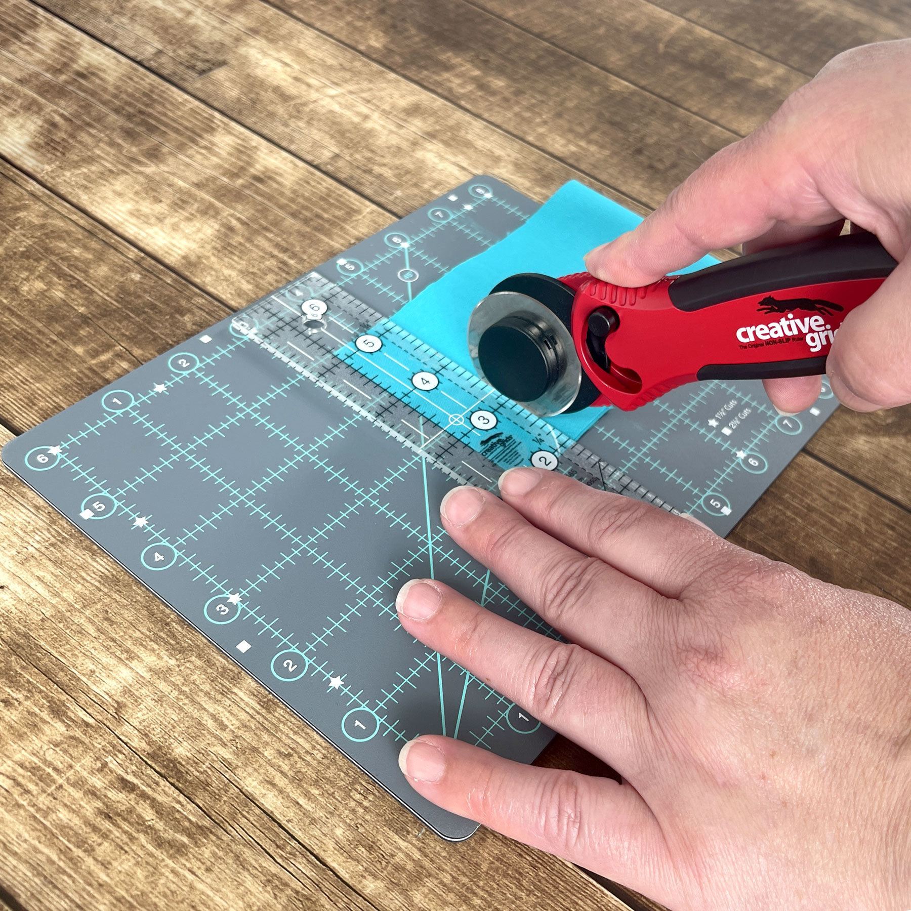 SALE * Creative Grids 6 in x 8 in Self-Healing Double Sided Rotary Cutting Mat