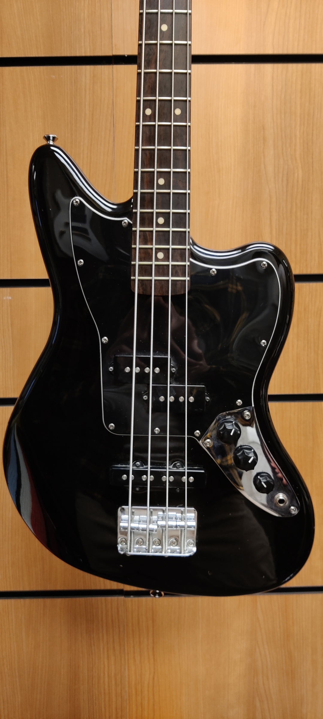 Squier Vintage Modified Jaguar Bass Special SS w/ HSC