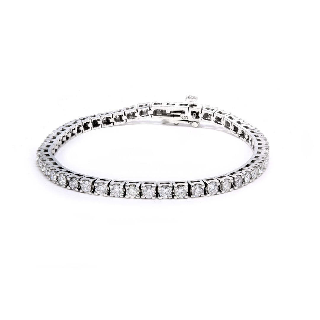 13.16 Grams, 14k White Gold Tennis Bracelet With 51 Round Brilliant Diamonds Totaling 4.81ct Of  H Color, SI1-SI2 Clarity