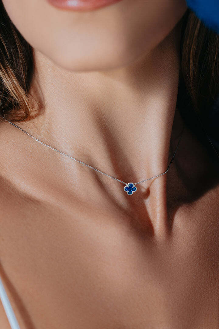 2.49 Grams, 18K White Gold Four Leaf Clover Necklace With 0.52CT Sapphires