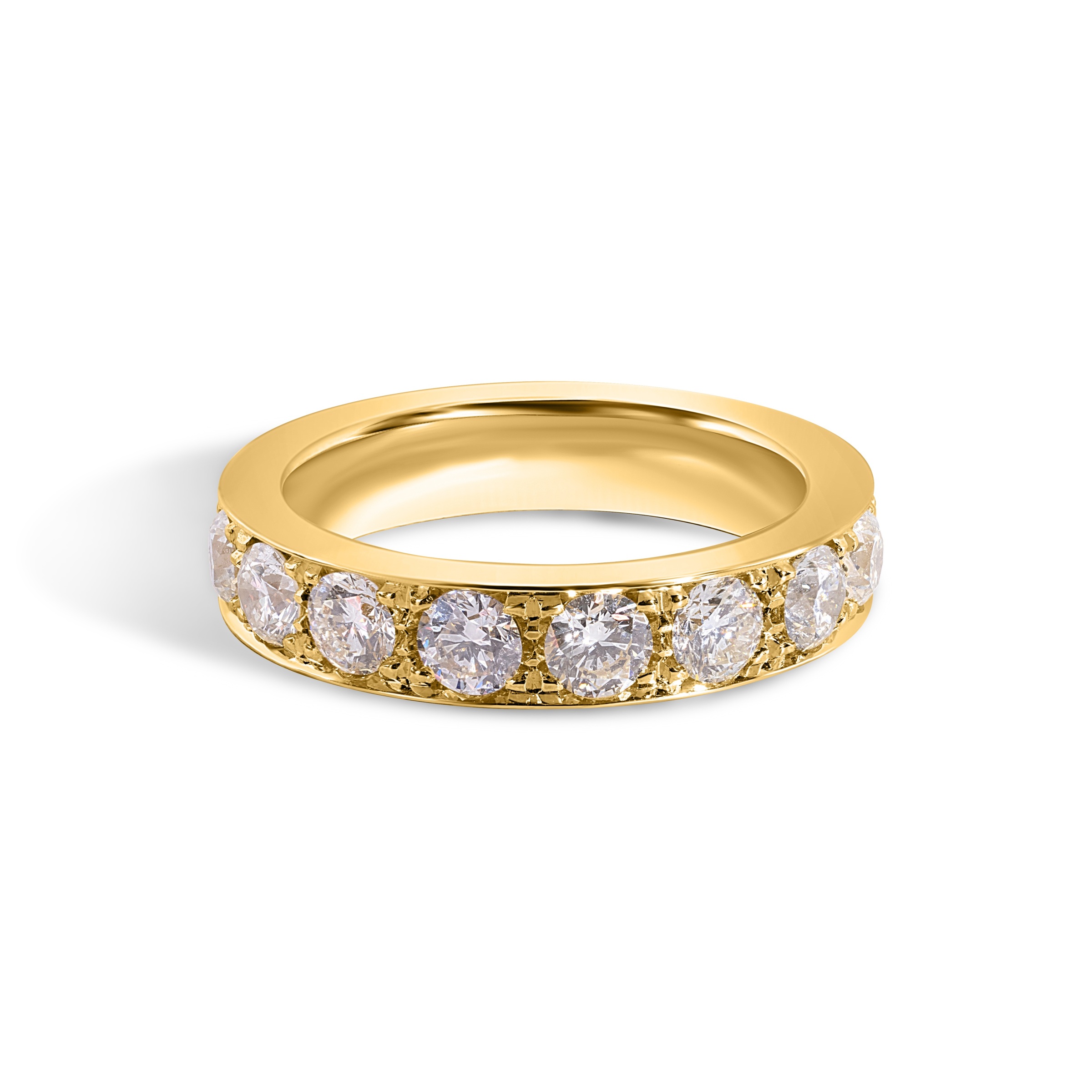 7.31 Grams, 18k Yellow Gold Ladies Band With 16 Round Brilliant Diamonds Totaling 3.14ct Of J Color, VS2-VS1 Clarity