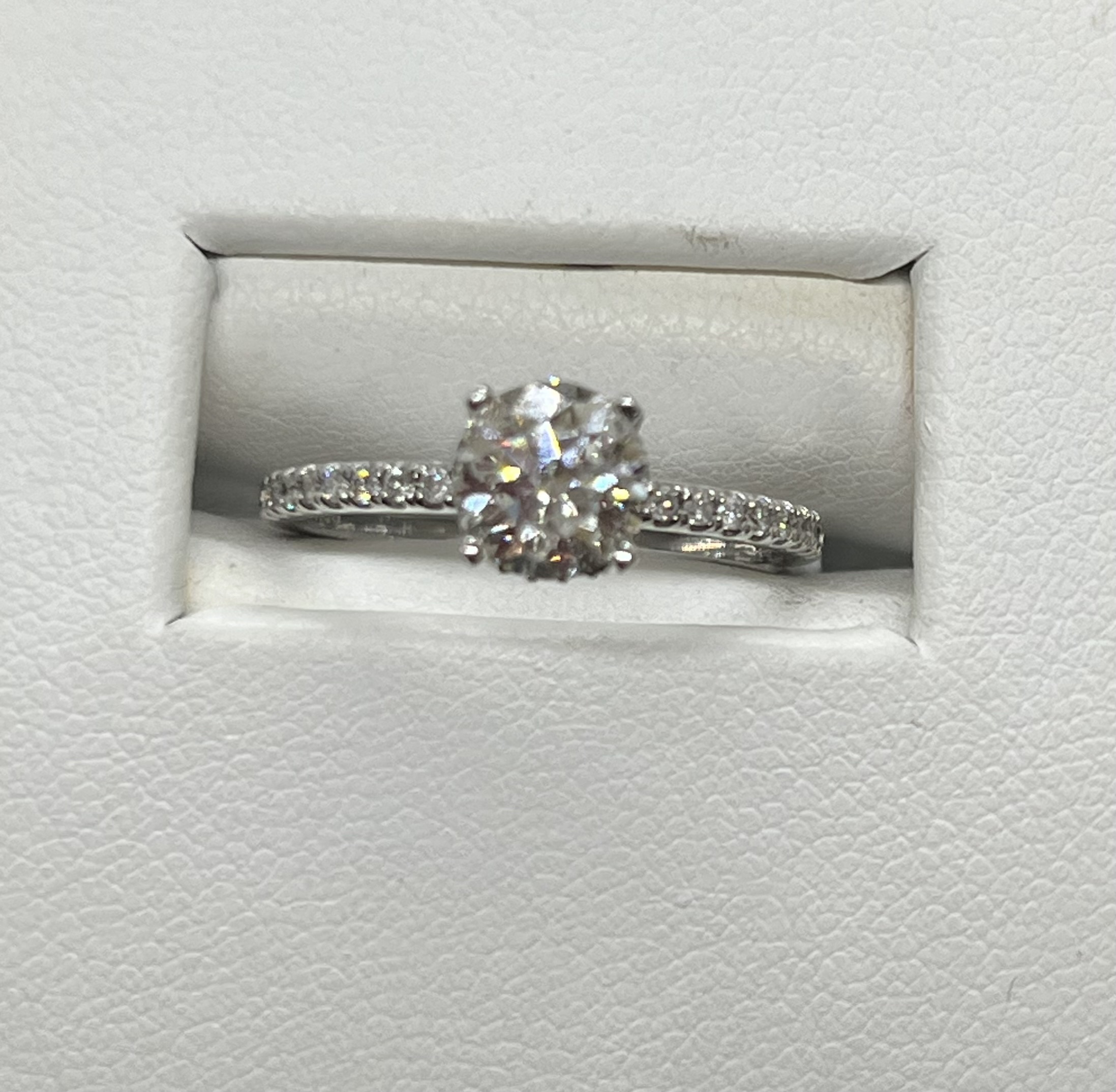 1.17ctw diamond ring, Round centre 1 carat, smaller rounds under & on sides 14K White gold