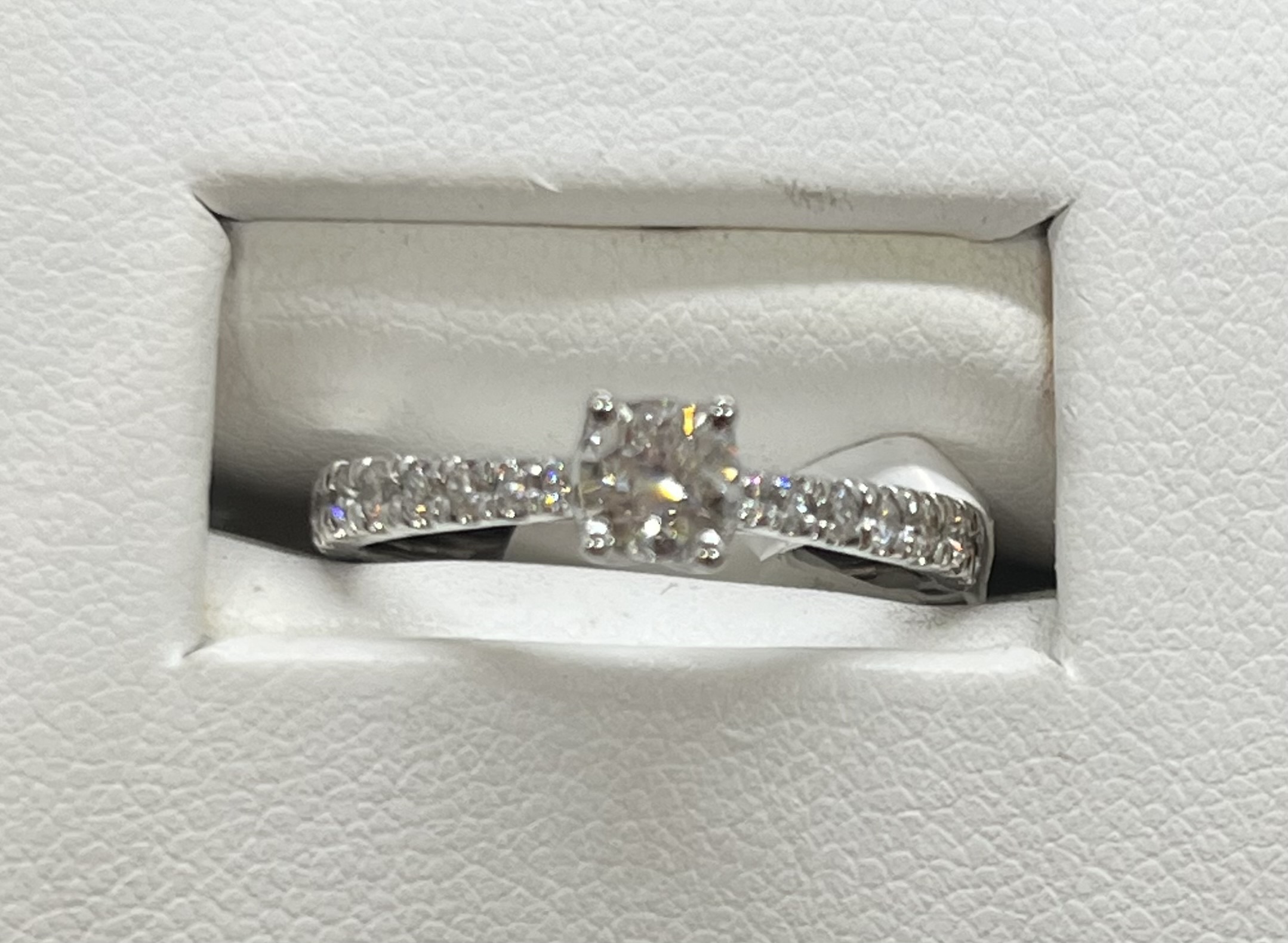 .71ctw diamond Ring, .38ct Round centre & .33ctw rounds on shoulders, 14K white gold