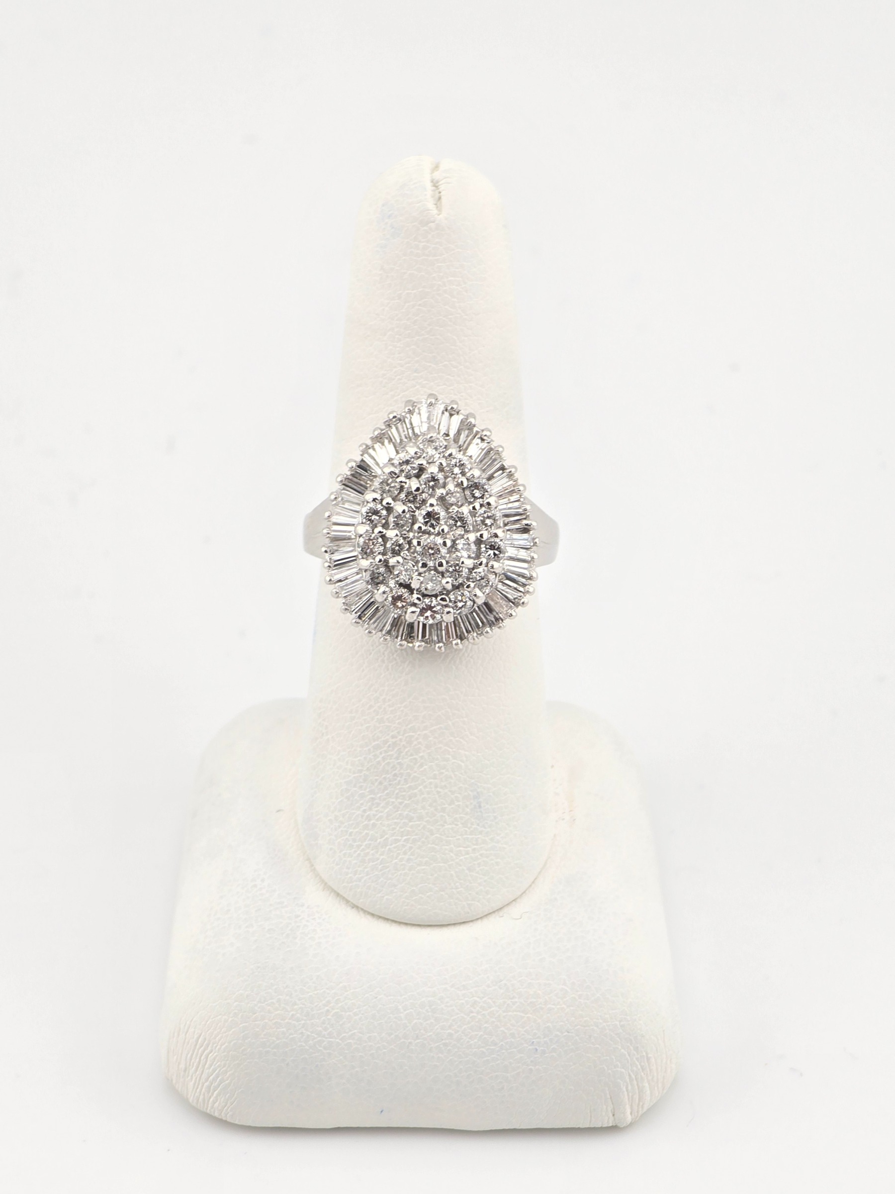 14KW ROUND BRILLIANT AND TAPERED BAGUETTE DIAMOND PEAR SHAPED CLUSTER RING SZ 7.75
