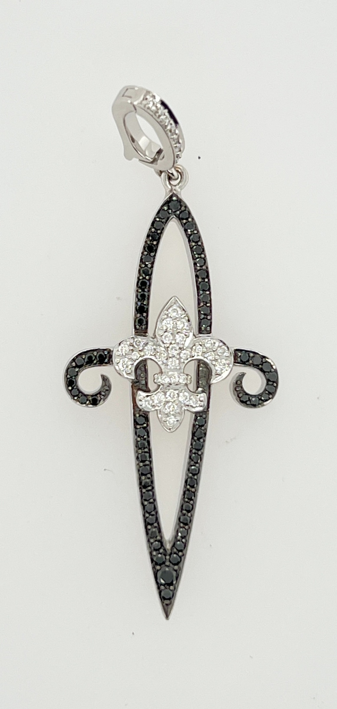 18K W GOLD FLEUR DE LIS PENDANT  BLACK & WHITE DIAS .38cttw, SI  5.1gm 