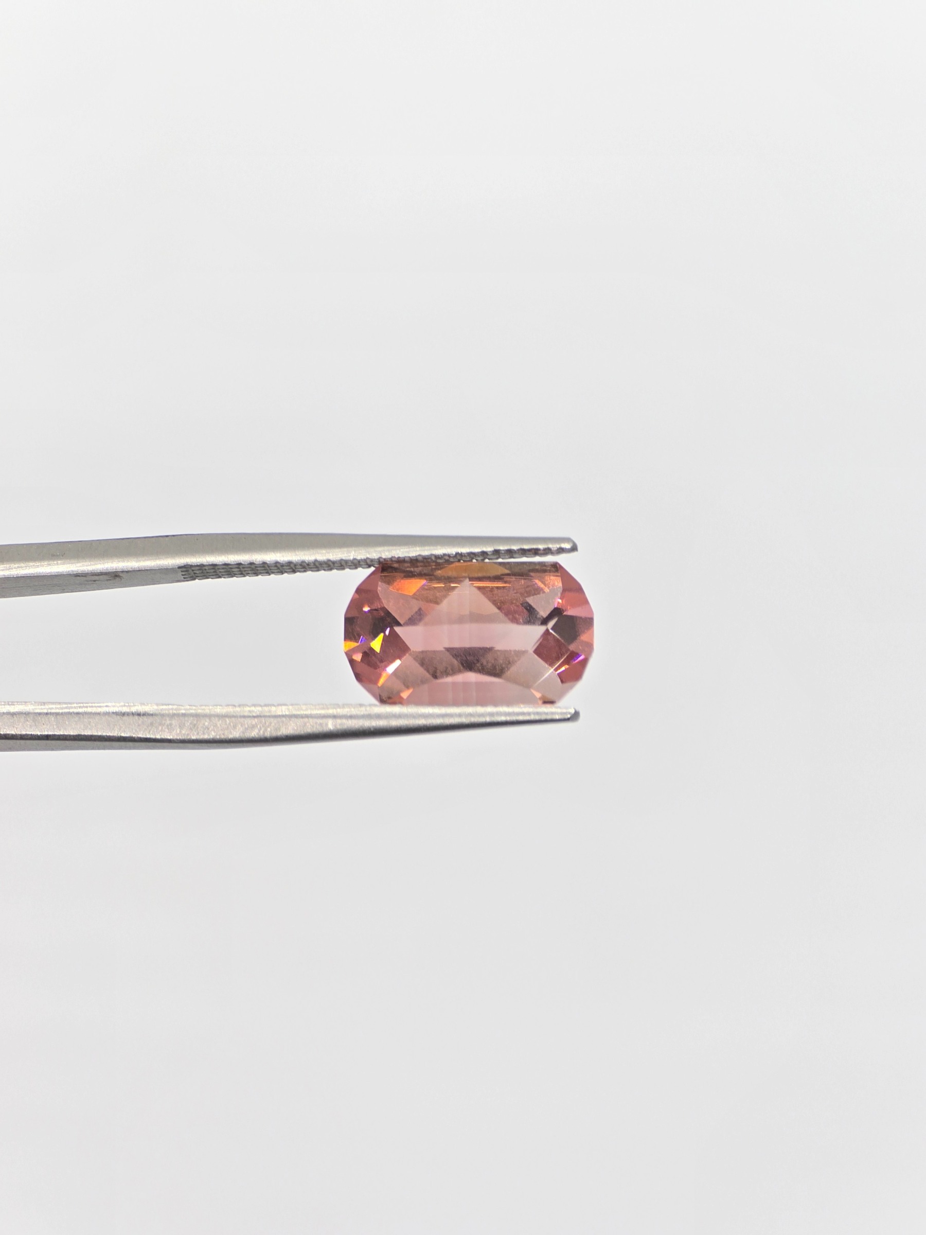 3.49CT ORANGY PINK TOURMALINE OVAL 12.50 x 7.50 x 5.60mm